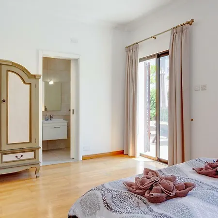 Superlative 4 Bedroom With Private Pool Villa *