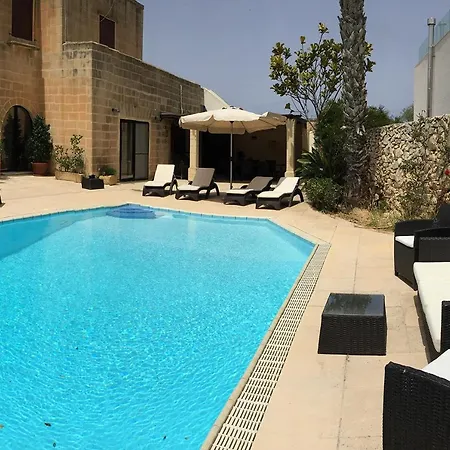 Superlative 4 Bedroom With Private Pool