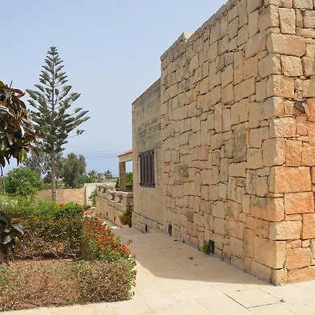 Superlative 4 Bedroom With Private Pool Willa