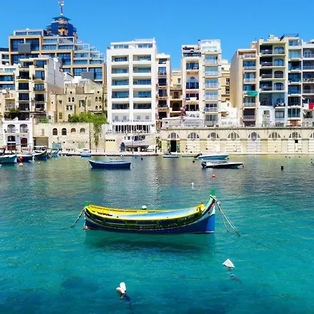 Superlative 4 Bedroom With Private Pool Is-Swieqi