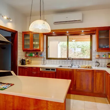 Willa Superlative 4 Bedroom With Private Pool *